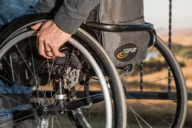 Vacances pour handicapés physiques : organiser un séjour adapté